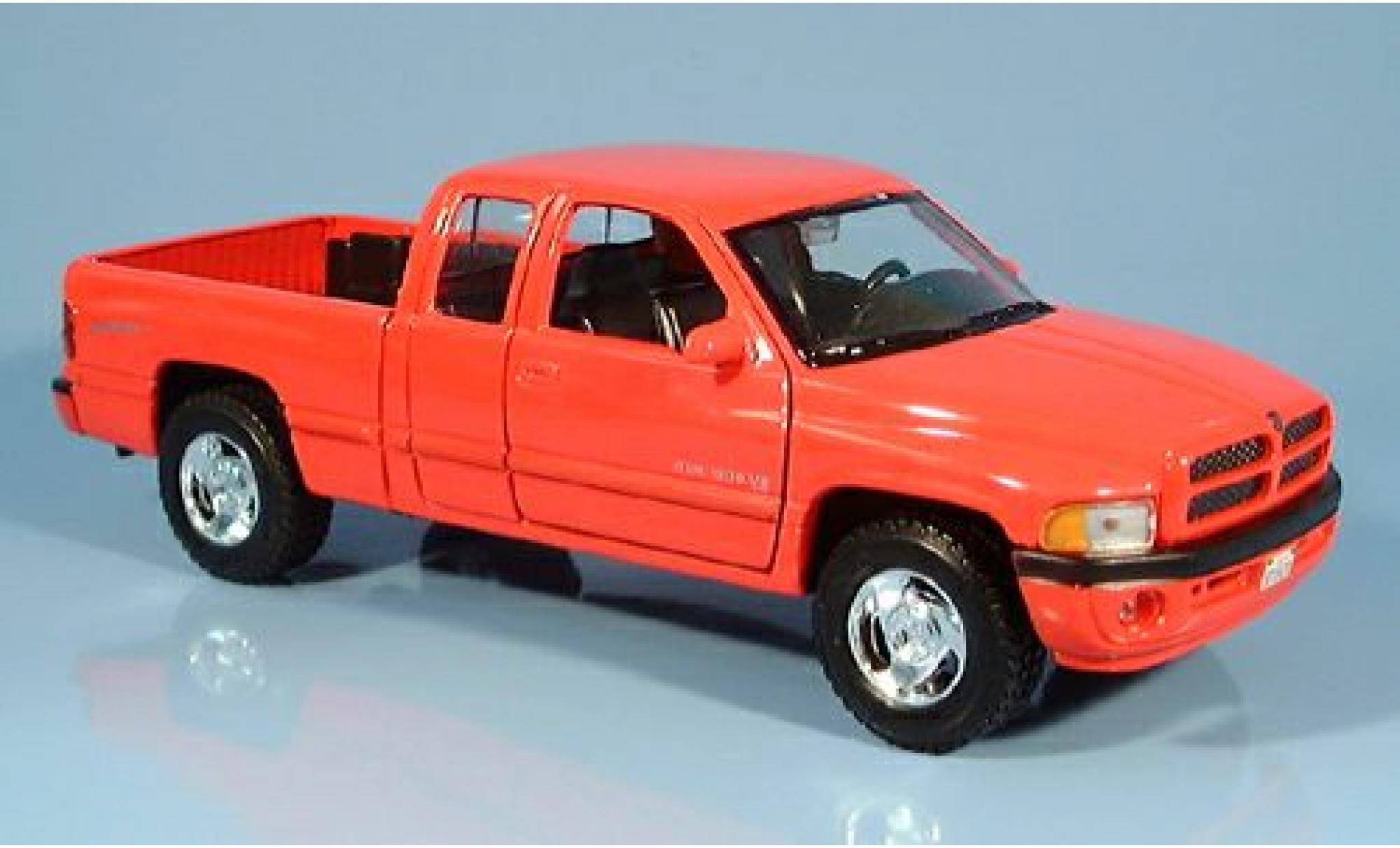 Dodge RAM 1/24 Welly Ram 1500 Sport red 2002 1:24 diecast model cars