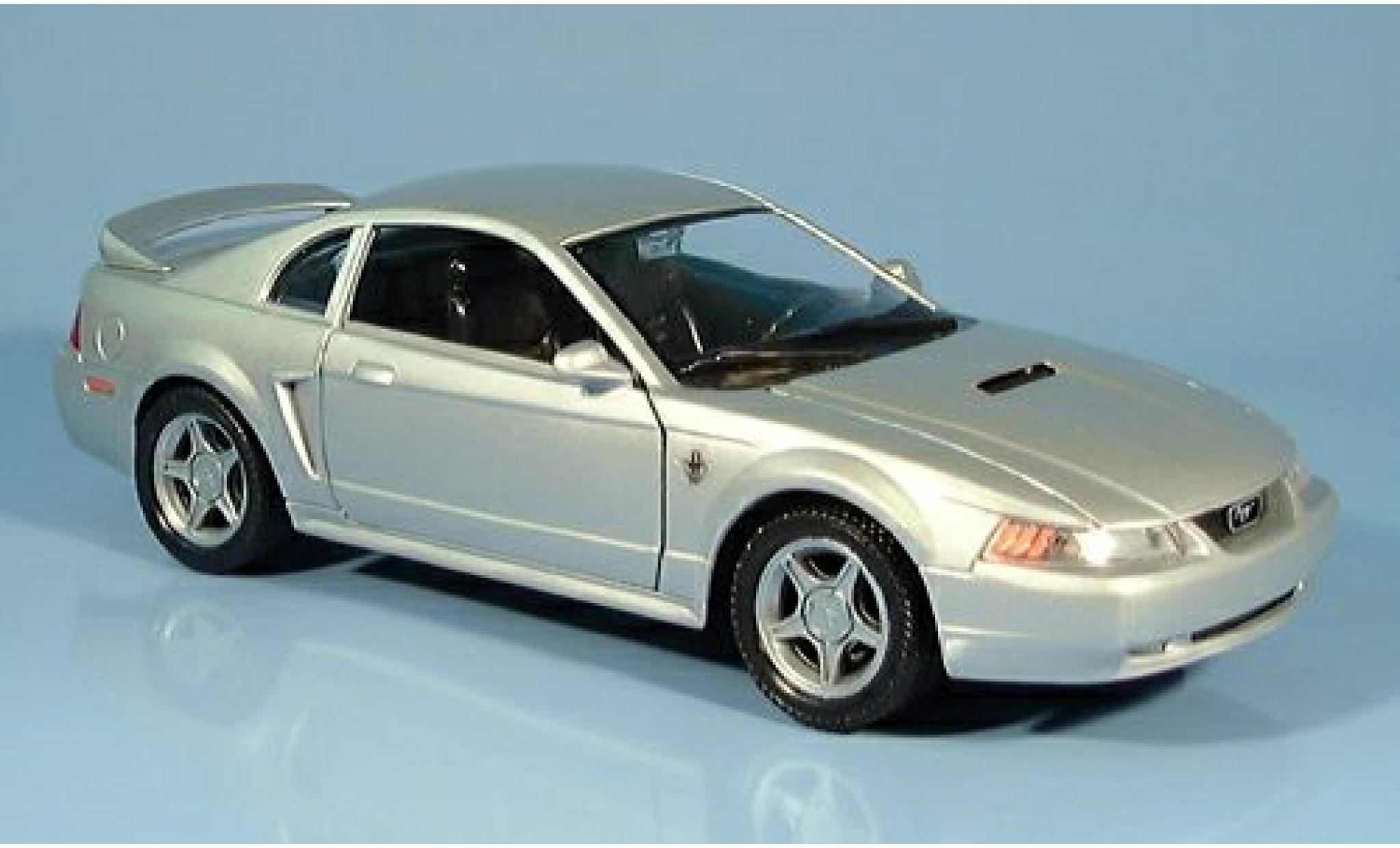 Ford Mustang 1/24 Welly GT silver 1999 1:24 diecast model cars