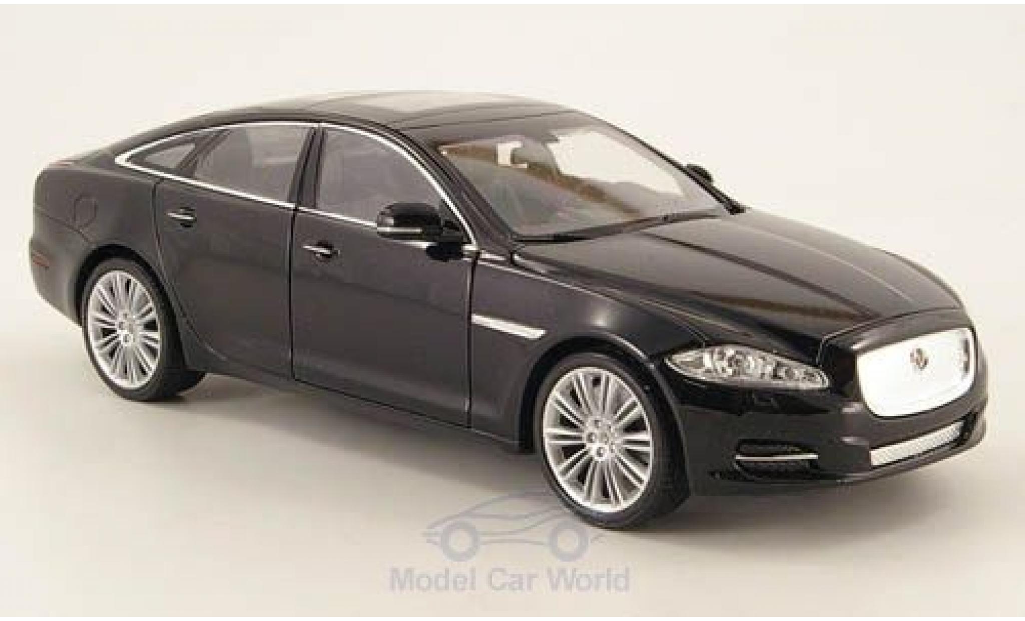 Jaguar XJ 1/24 Welly black 2010 ohne Vitrine diecast model cars