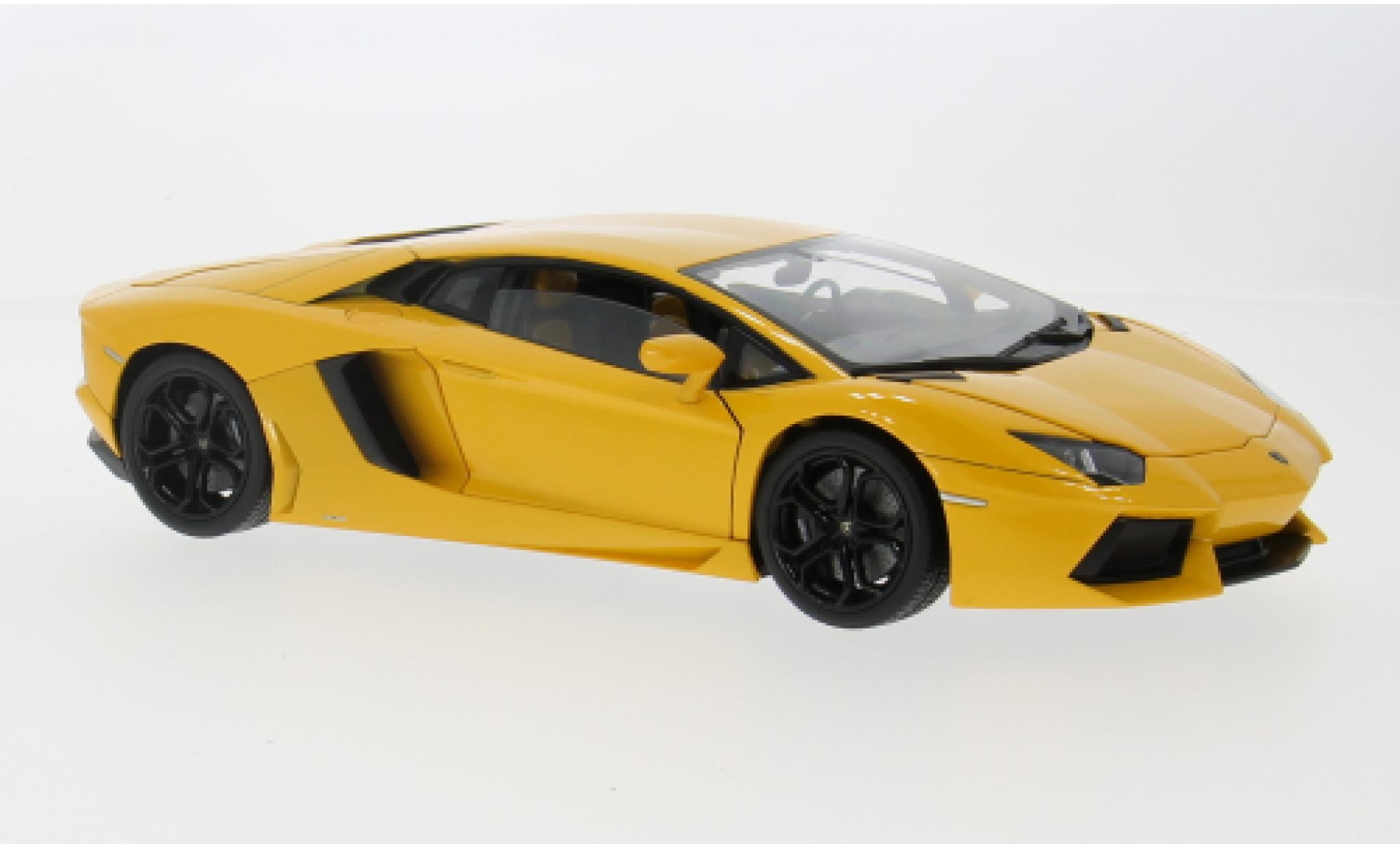 Lamborghini Aventador 1/18 Welly LP 700-4 yellow 2011 1:18 diecast model cars