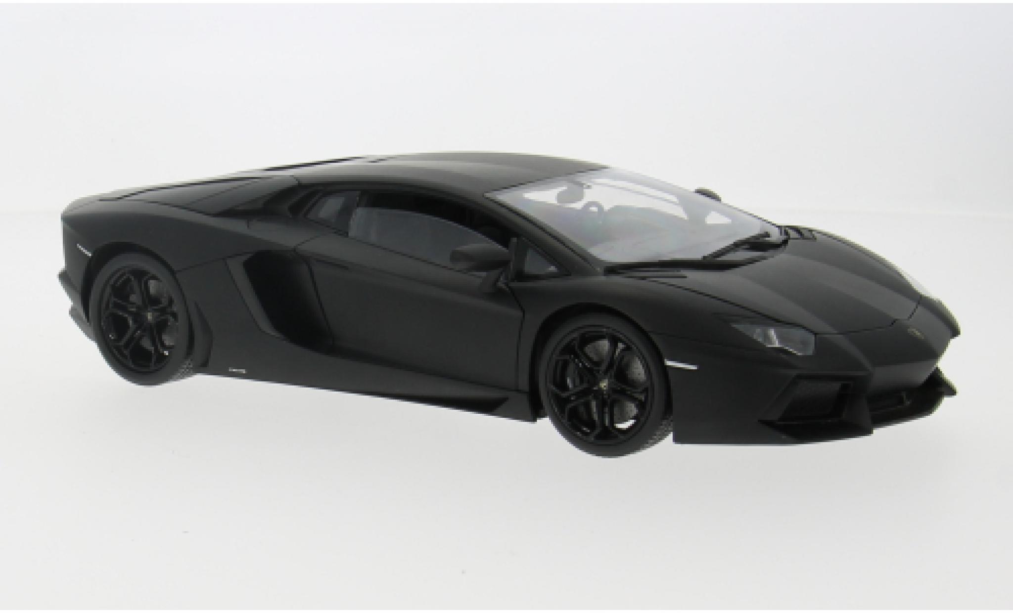 Lamborghini Aventador 1/18 Welly LP 700-4 black 2011 1:18 diecast model cars