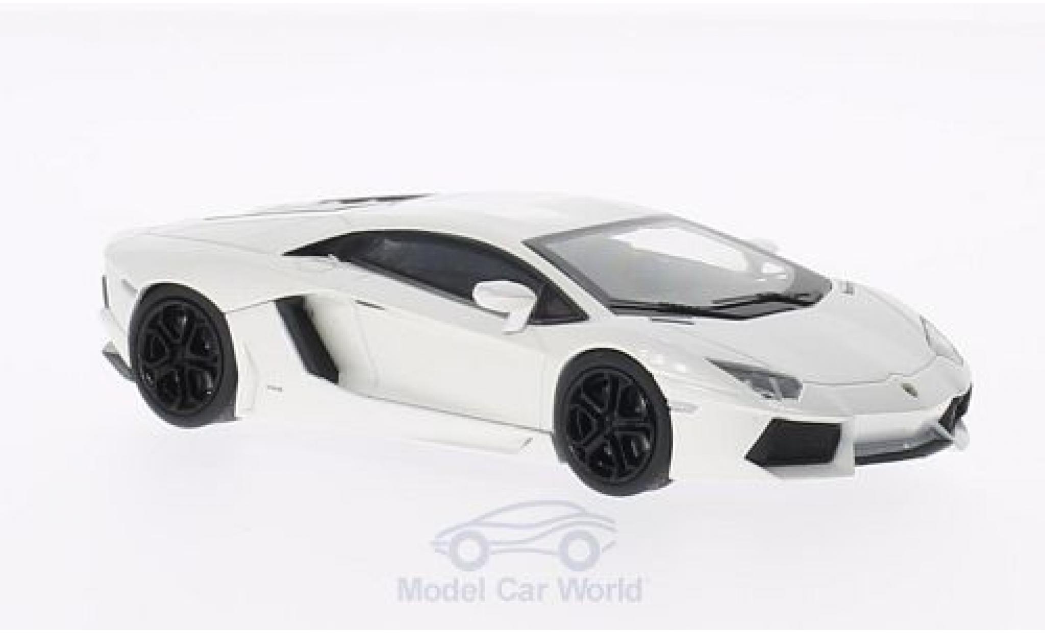 Lamborghini Aventador LP700-4 1/43 Welly LP700-4 metallic white diecast model cars