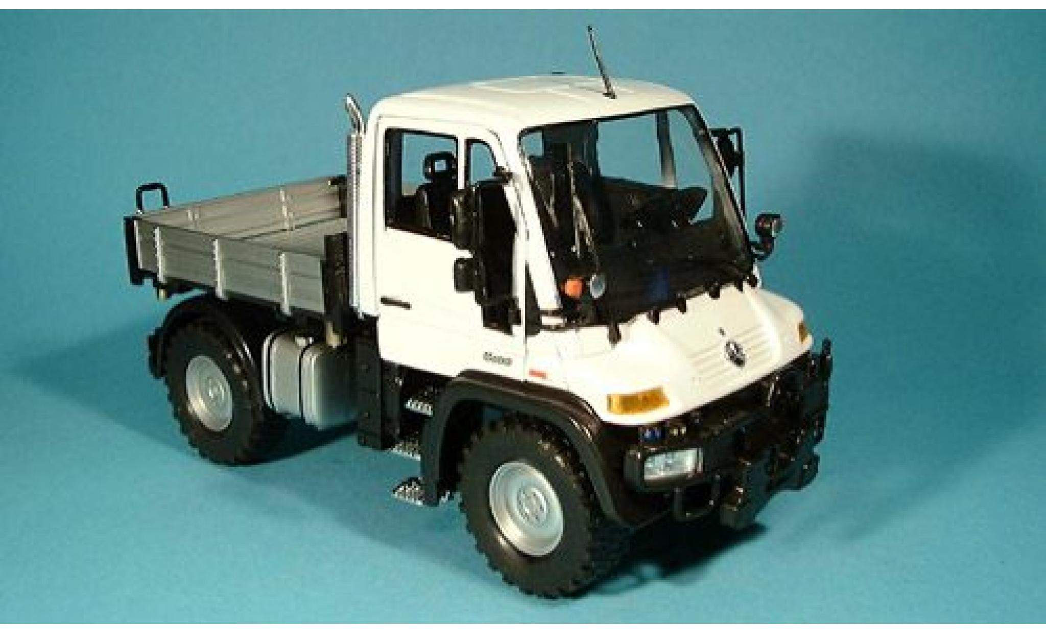 Mercedes Unimog 1/24 Welly U400 white 1:24 diecast model cars