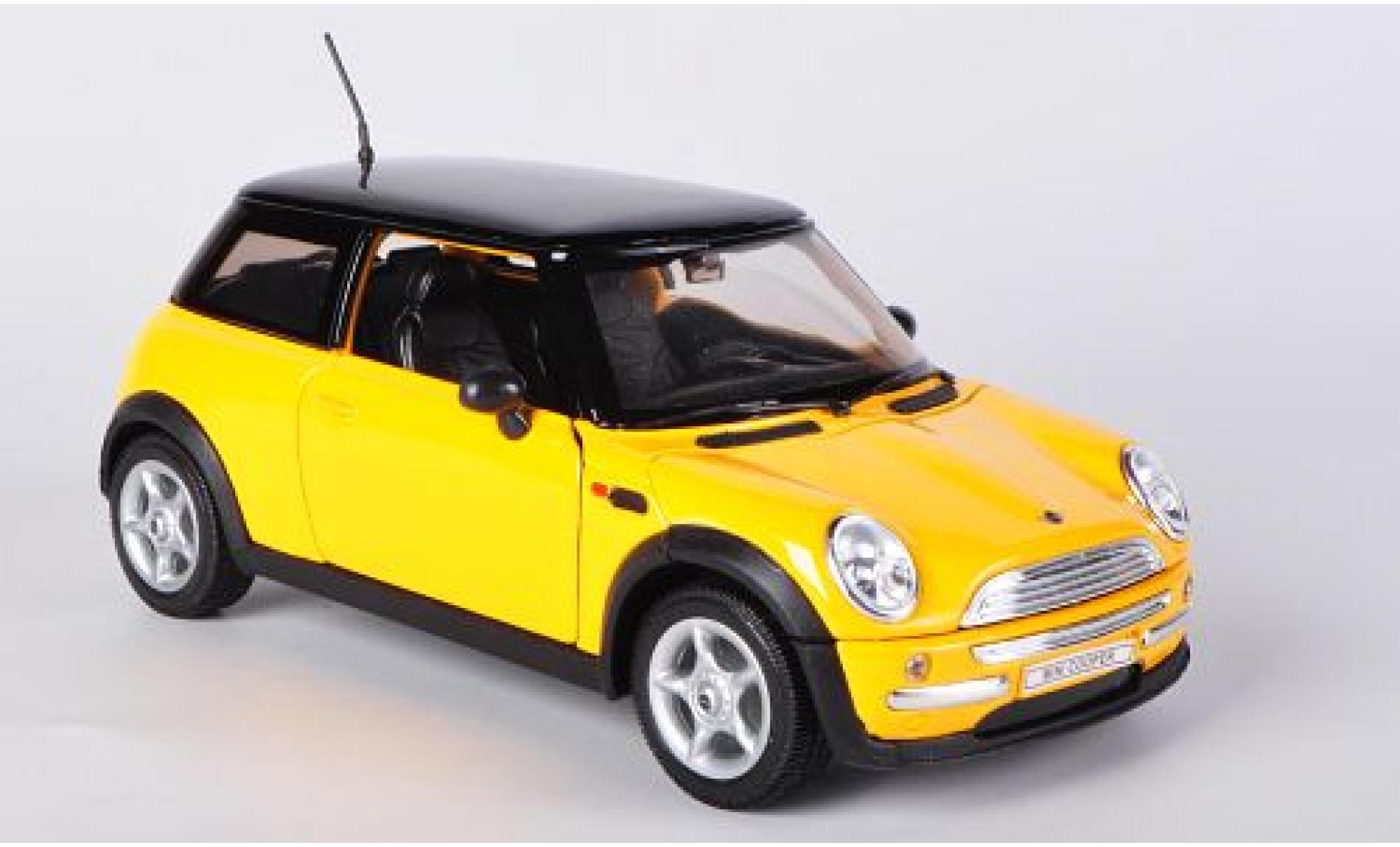 Mini Cooper 1/24 Welly yellow sans Vitrine diecast model cars