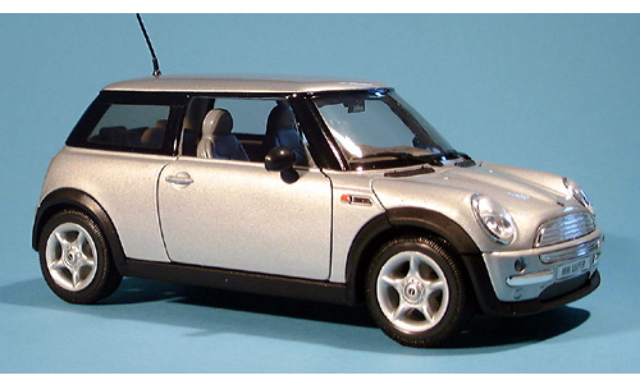 Mini Cooper 1/24 Welly silver 1:24 diecast model cars