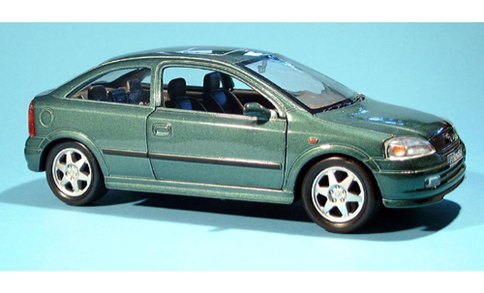 Opel Astra 1/24 Welly green 1:24 diecast model cars