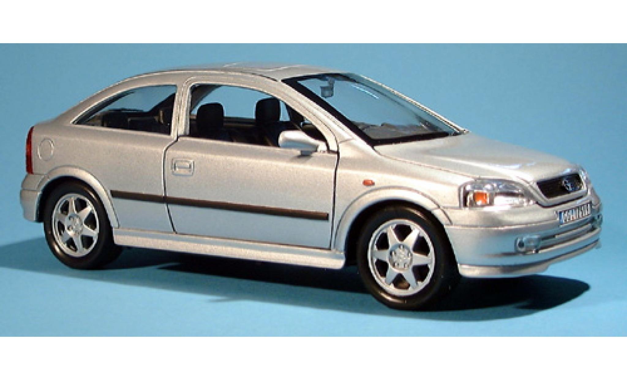 Opel Astra 1/24 Welly silver 1:24 diecast model cars