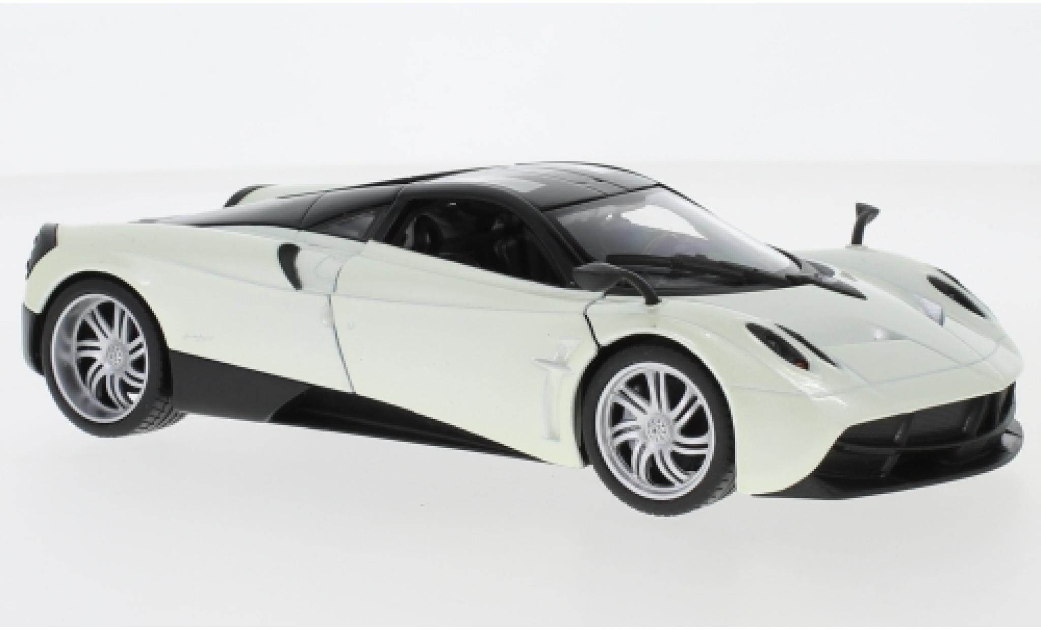 Pagani Huayra 1/24 Welly metallise white 1:24 diecast model cars
