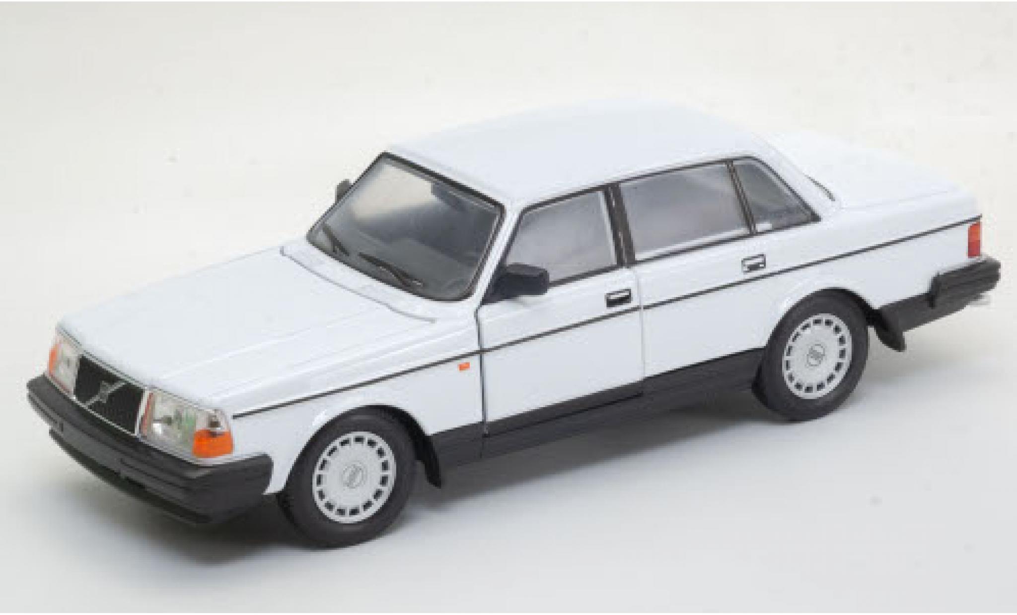 Volvo 240 1/24 Welly GL white diecast model cars