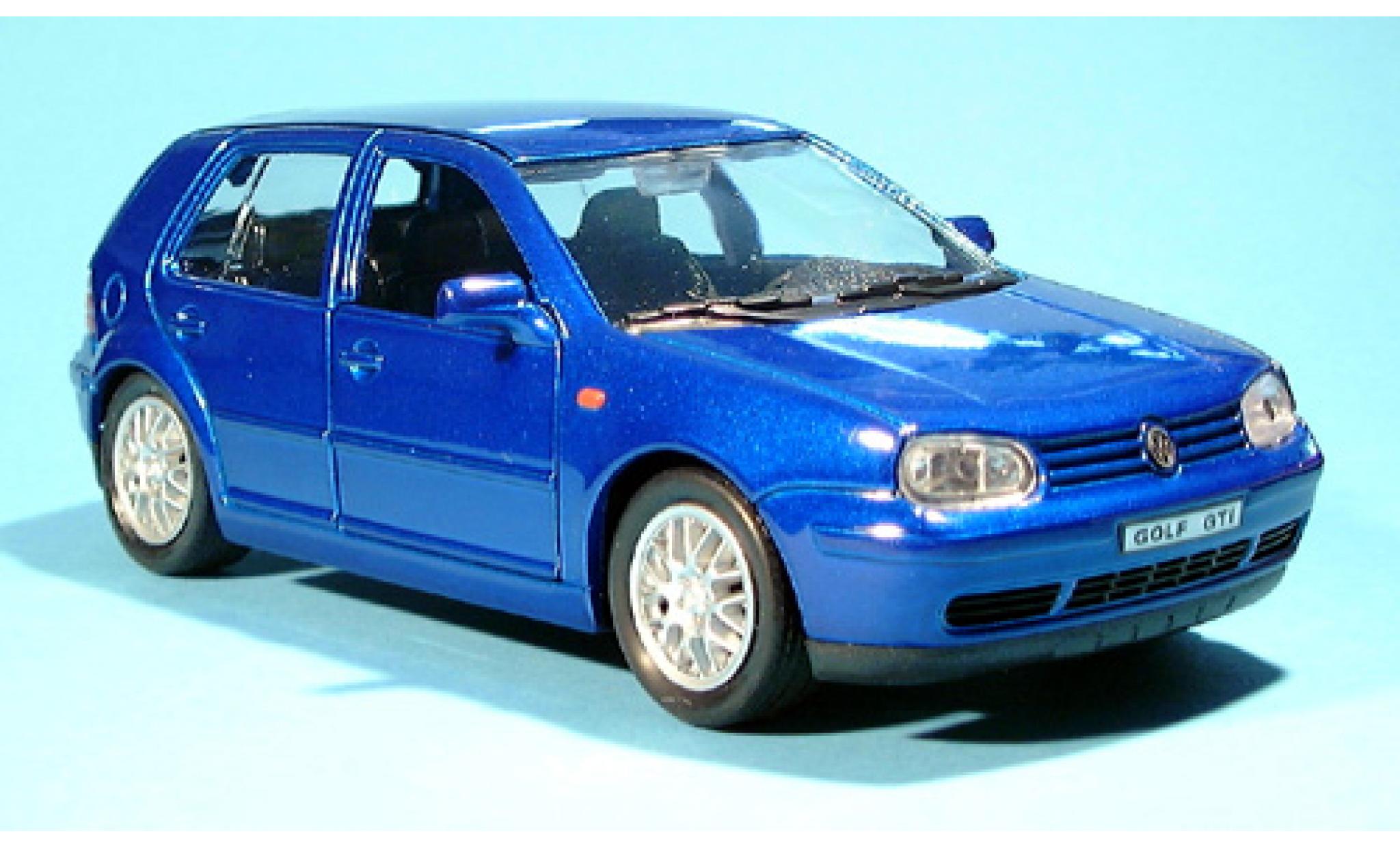 Volkswagen Golf 1/24 Welly IV met. blue 1:24 diecast model cars
