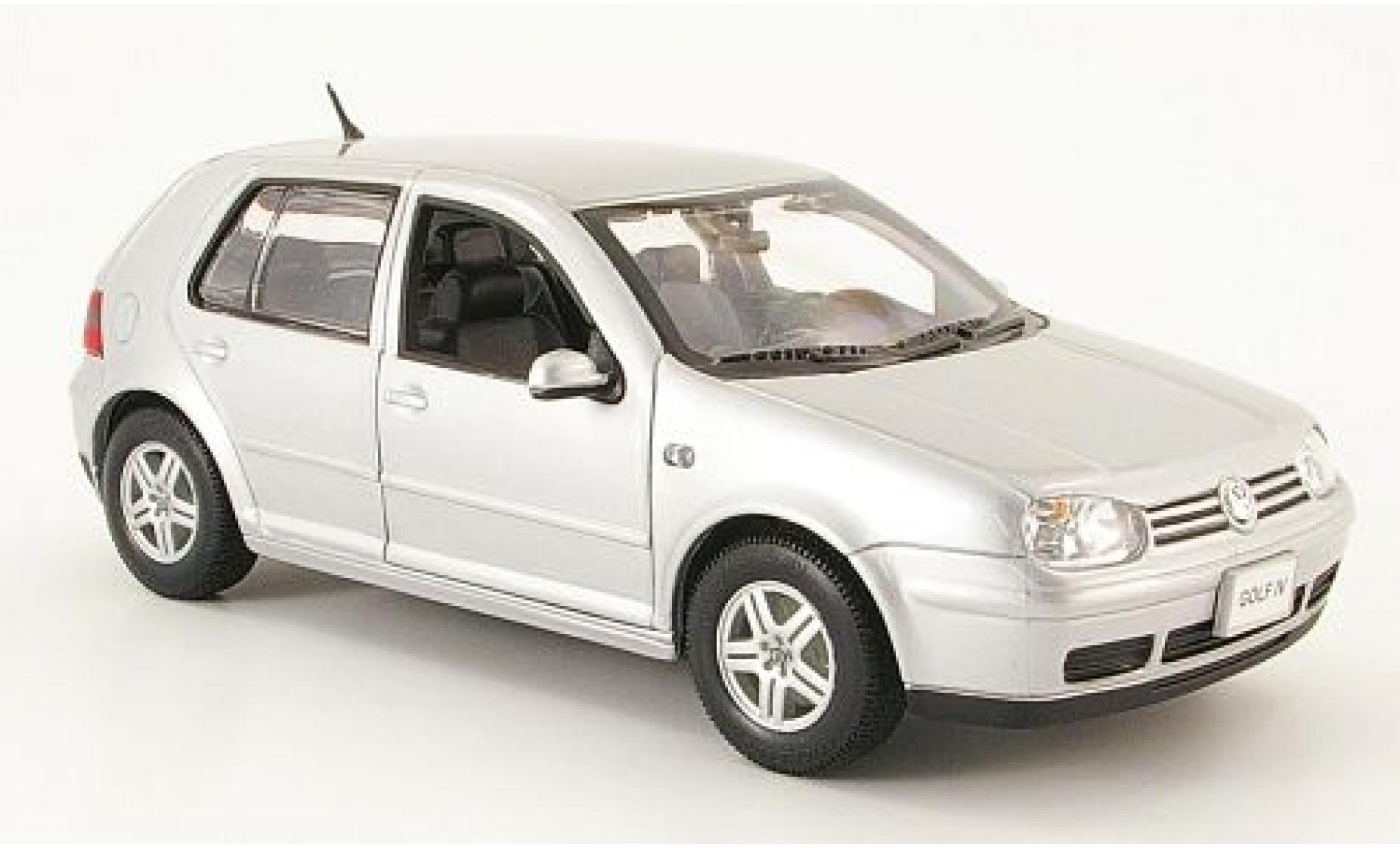 Volkswagen Golf 1/24 Welly IV silver 1:24 diecast model cars