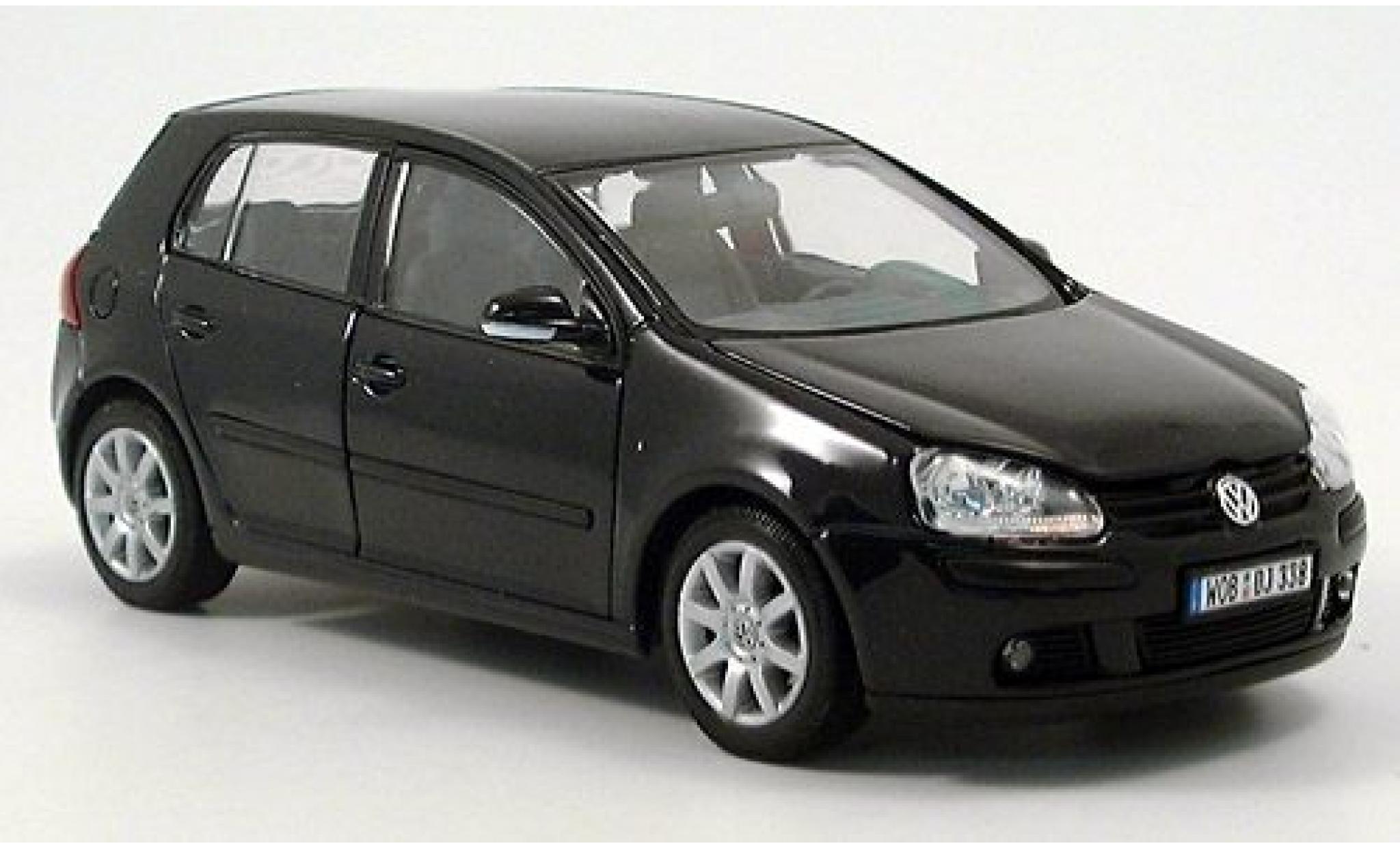 Volkswagen Golf 1/24 Welly V black 2004 1:24 diecast model cars