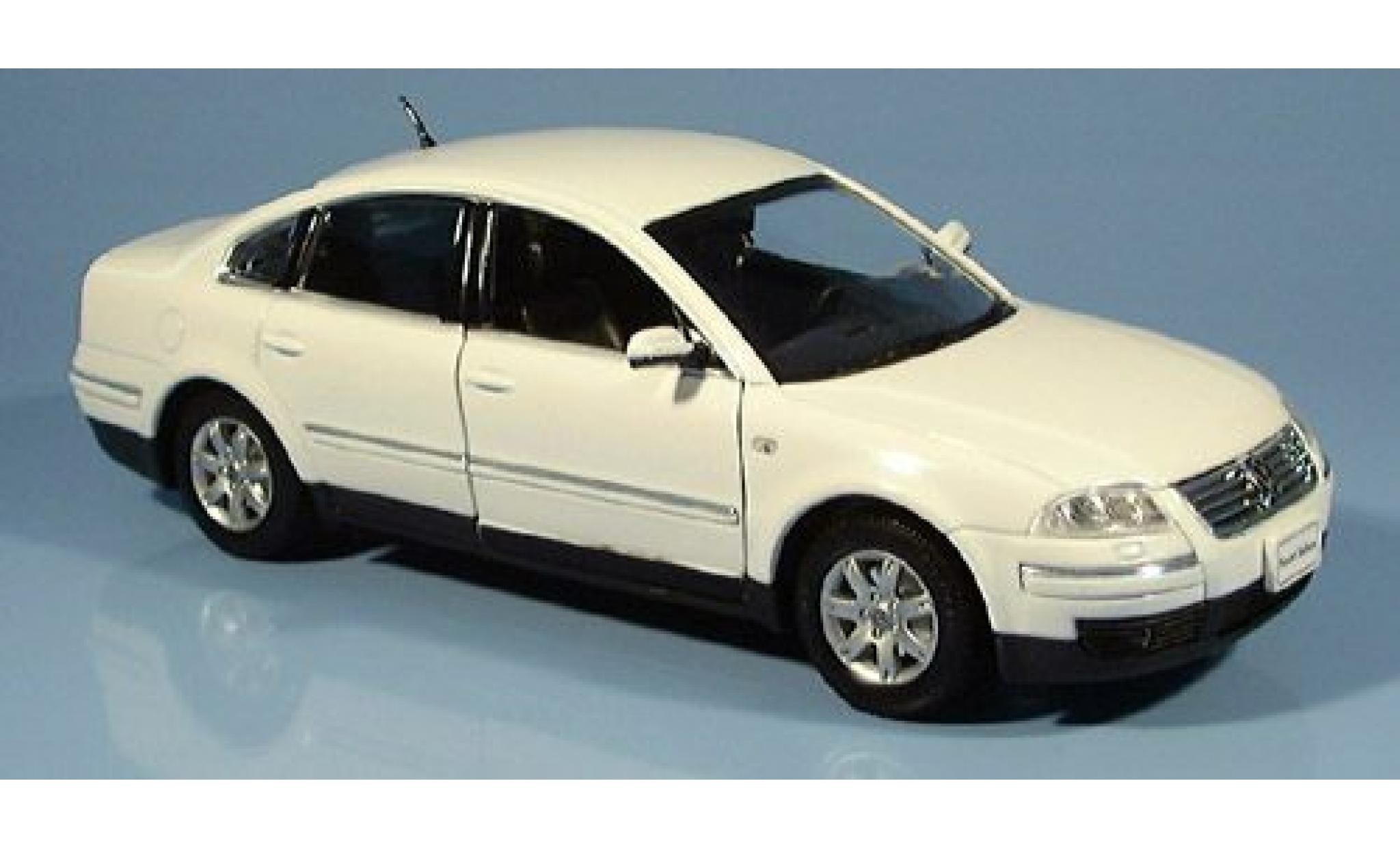 Volkswagen Passat 1/24 Welly Limousine white 2002 1:24 diecast model cars