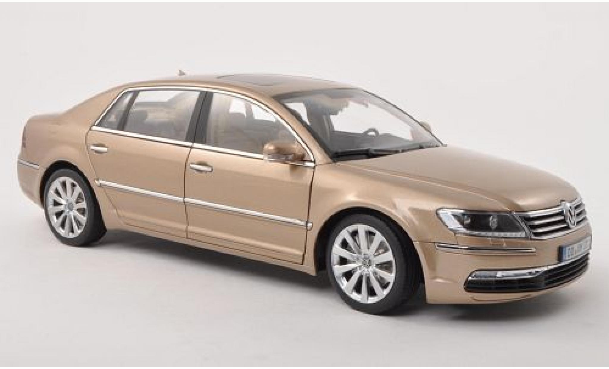 Volkswagen Phaeton 1/18 Welly met.-dkl.-beige (GTA Edition) 1:18 diecast model cars