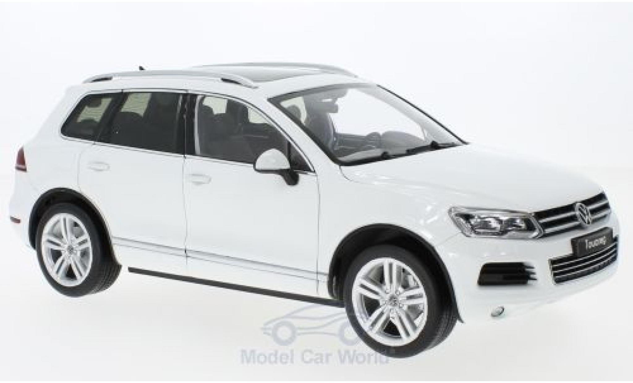 Volkswagen Touareg 1/18 Welly II white GTA Edition diecast model cars