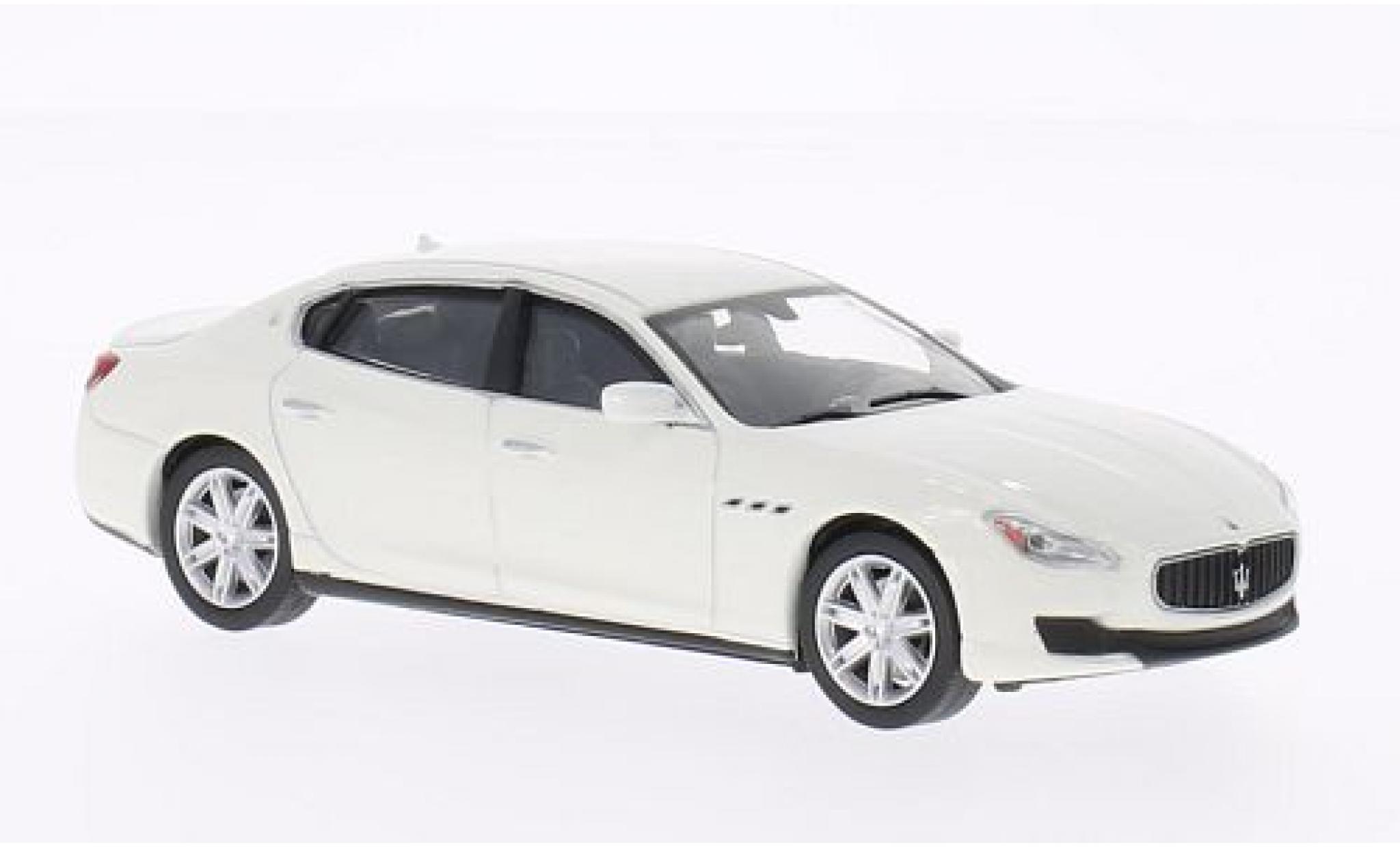 Maserati Quattroporte 1/43 WhiteBox GTS white 2013 diecast model cars