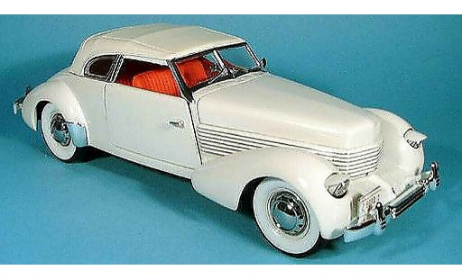 Cord 810 Sedan 1/18 Signature white 1936 diecast model cars