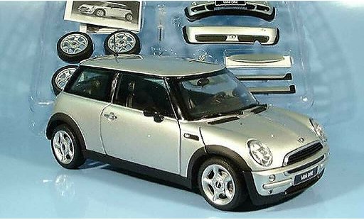 Mini One Base 1/18 Kyosho metalliseemit Tuningteilen diecast model cars