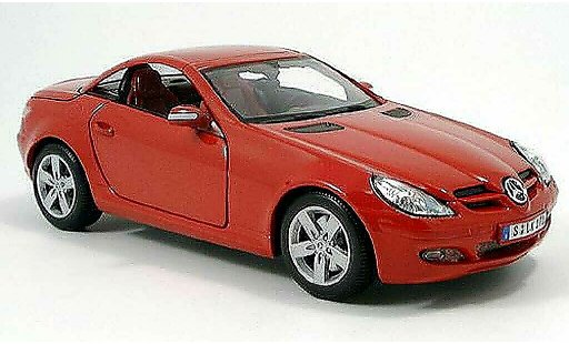 Mercedes Classe SLK Base 1/18 Maisto red toit ferme 2004 diecast model cars