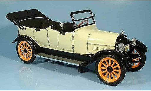 Reo Touring Base 1/18 Signature creme/black 1917 diecast model cars