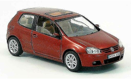 Volkswagen Golf Base 1/43 Schuco 2 turer red 2003 diecast model cars