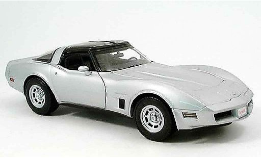 Chevrolet Corvette Coupe 1/18 Welly C3 grey 1982 diecast model cars
