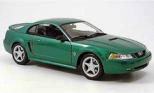 Ford Mustang GT 1/18 Maisto green 1999 diecast model cars
