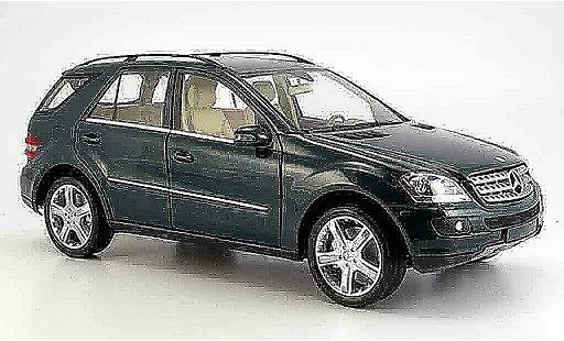 Mercedes Classe M Base 1/18 Minichamps green 2005 diecast model cars