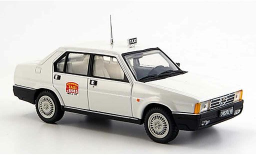Alfa Romeo 90 polizia 1/43 Pego taxi mailand 1984 diecast model cars
