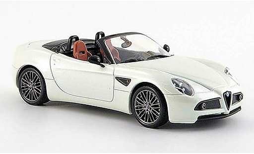 Alfa Romeo 8C competizione 1/43 M4 Spyder white Ausstellung Genf 2008 diecast model cars