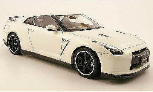 Nissan Skyline R35 1/18 Autoart gtr spec v white diecast model cars