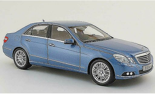 Mercedes Classe E Base 1/18 Minichamps (w 212) blue 2009 diecast model cars