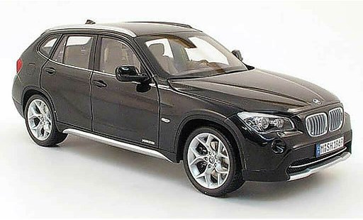 Bmw X1 suv 1/18 Kyosho xDrive 28i black diecast model cars