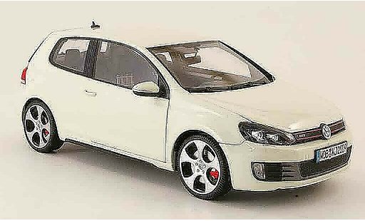 Volkswagen Golf GTI 1/18 Maisto white 2009 diecast model cars