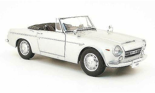 Datsun Fairlady Coupe 1/18 Autoart 2000 (sr311) grey diecast model cars