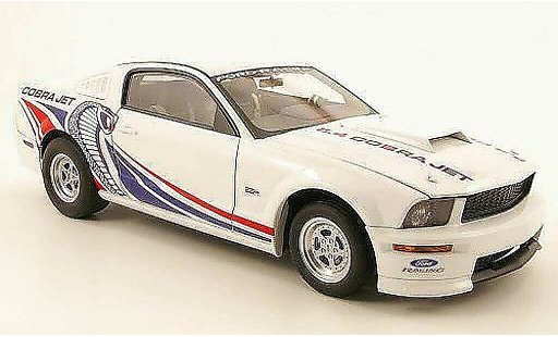 Ford Mustang Fastback 1/18 Autoart cobra jet white diecast model cars