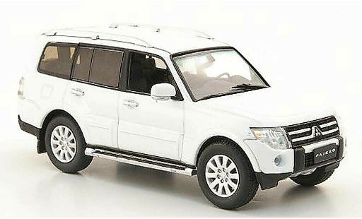 Mitsubishi Pajero Base 1/43 Vitesse white 2009 diecast model cars
