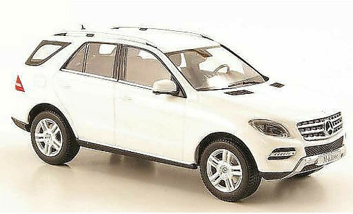 Mercedes Classe M Base 1/43 Minichamps (W166) ML white 2011 diecast model cars