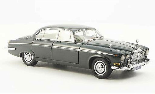 Jaguar 420 420G 1/43 Neo G green 1967 diecast model cars