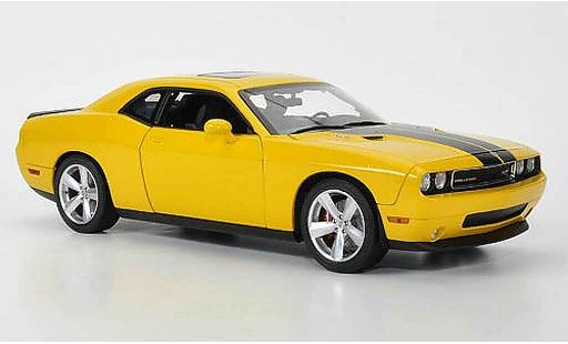 Dodge Challenger 2010 1/18 Highway 61 SRT8 yellow/matt black diecast model cars