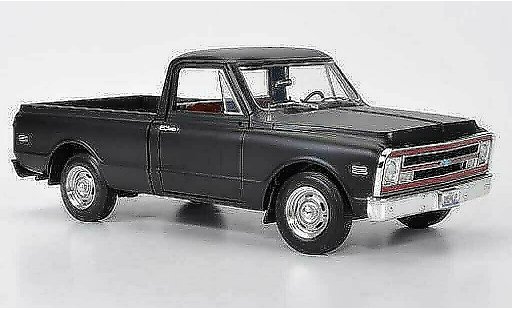 Chevrolet C-10 Pickup 1/18 Highway 61 Fleetside matt black 1968 diecast model cars