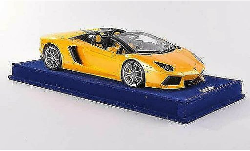 Lamborghini Aventador LP700-4 1/18 MR Collection Roadster yellow diecast model cars