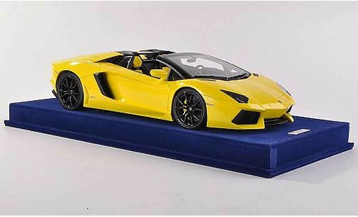 Lamborghini Aventador Roadster 1/18 MR Collection LP700-4 yellow diecast model cars
