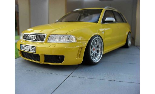 Audi RS4 berline 1/18 Ottomobile yellow jantes BBS 19 pouces diecast model cars