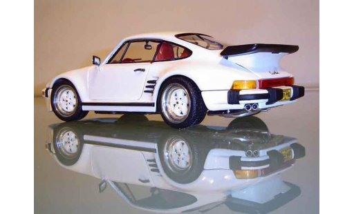 Porsche 911 Turbo 1/18 Revell Flat Nose type diecast model cars