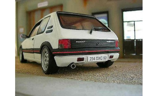 Peugeot 205 GTI 1/18 Solido 1.9 Blanc Meije ligne groupe n diecast model cars