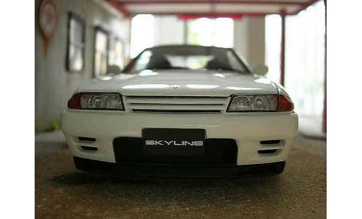 Nissan Skyline R32 1/18 Autoart gt-r v-spec ii white diecast model cars