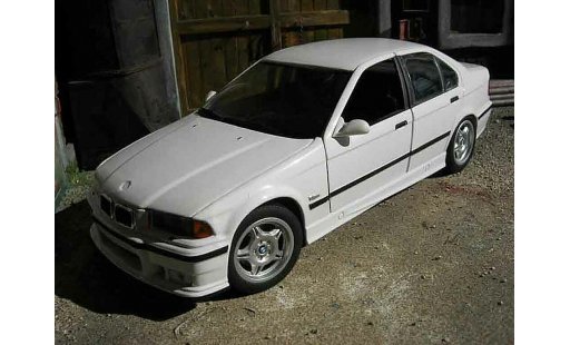 Bmw M3 coupe 1/18 Ut Models E36 berline white diecast model cars