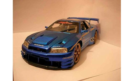 Nissan Skyline R34 GTR 1/18 Muscle Machines kit large diecast model cars