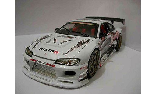 Nissan Silvia S15 1/18 Muscle Machines  diecast model cars